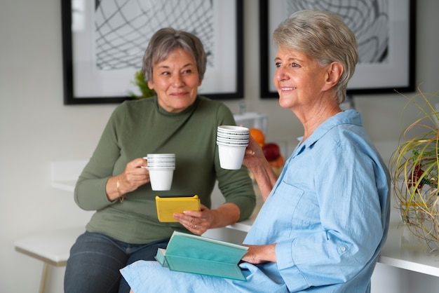 NAVIGATING CONNECTIONS DURING EARLY RETIREMENT